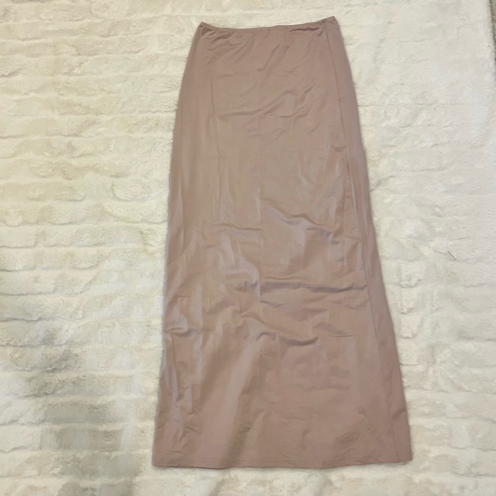 Long wide fitting skirt, beige pink, size M